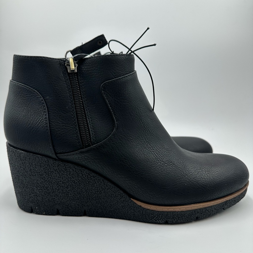 Dr. Scholl's Black Wedge Ankle Shoes - Picture 8 of 10